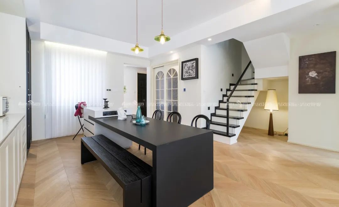 賞·析|300㎡輕法混搭風，時尚溫馨感拉滿！