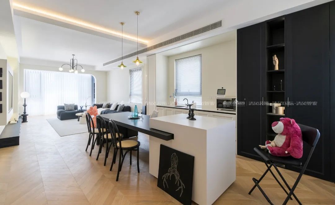 賞·析|300㎡輕法混搭風,時尚溫馨感拉滿! 賞·析|300㎡輕法混搭風,時尚溫馨感拉滿!