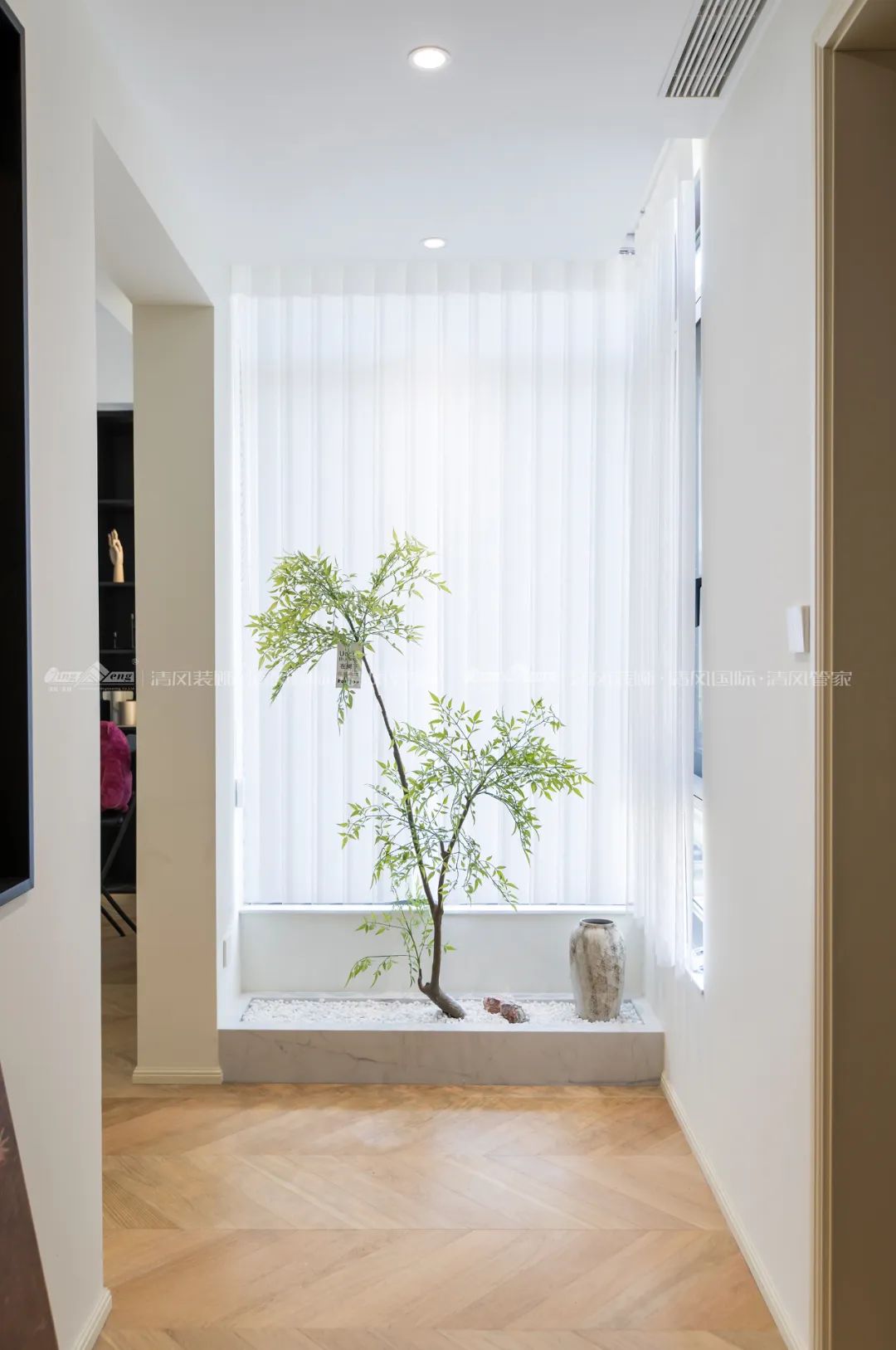 賞·析|300㎡輕法混搭風,時尚溫馨感拉滿! 賞·析|300㎡輕法混搭風,時尚溫馨感拉滿!