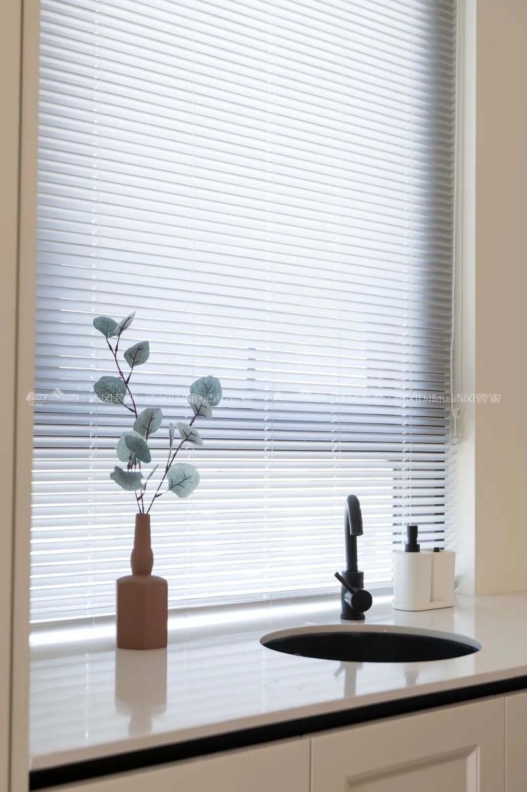 賞·析|300㎡輕法混搭風,時尚溫馨感拉滿! 賞·析|300㎡輕法混搭風,時尚溫馨感拉滿!