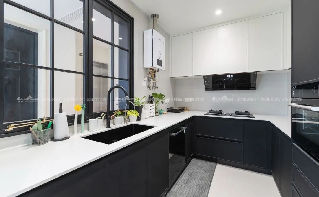 賞·析|300㎡輕法混搭風,時尚溫馨感拉滿! 賞·析|300㎡輕法混搭風,時尚溫馨感拉滿!