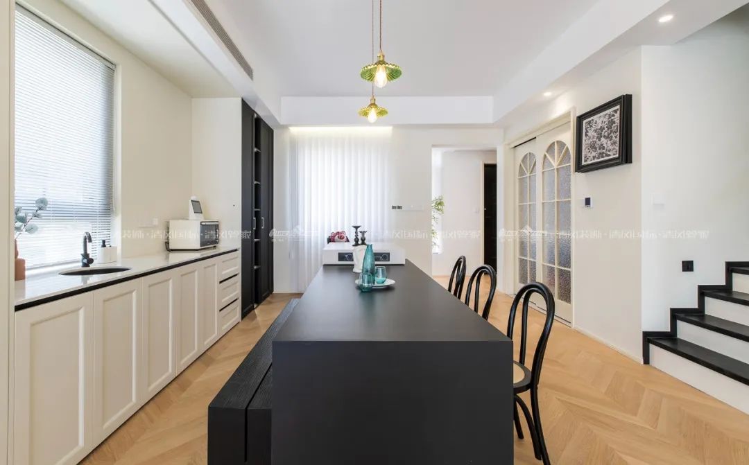 賞·析|300㎡輕法混搭風，時尚溫馨感拉滿！