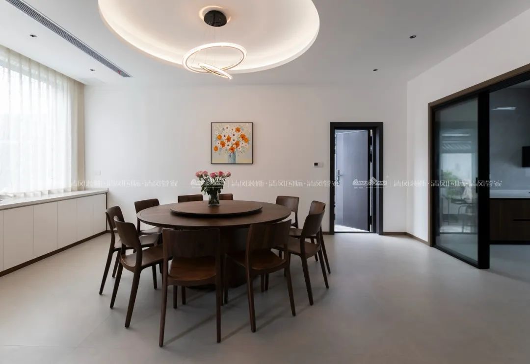 賞·析|420㎡現(xiàn)代簡(jiǎn)約，家是自然的延伸