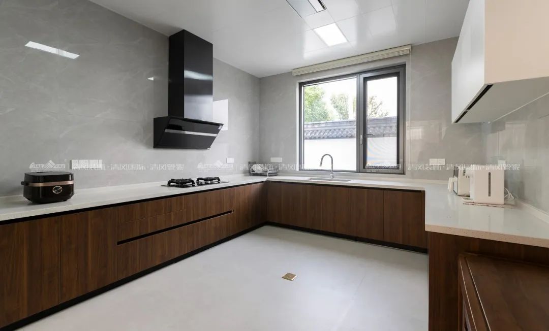 賞·析|420㎡現(xiàn)代簡(jiǎn)約，家是自然的延伸