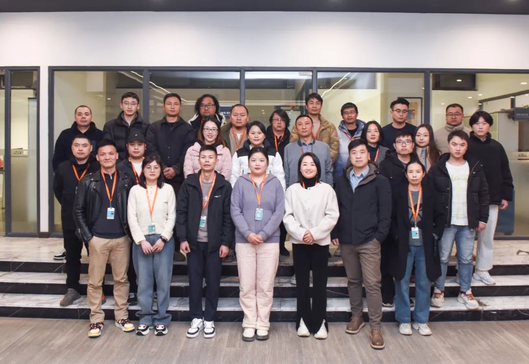 清風裝飾企業集團祝大家元旦快樂,2025鴻運當頭! 清風裝飾企業集團祝大家元旦快樂,2025鴻運當頭!