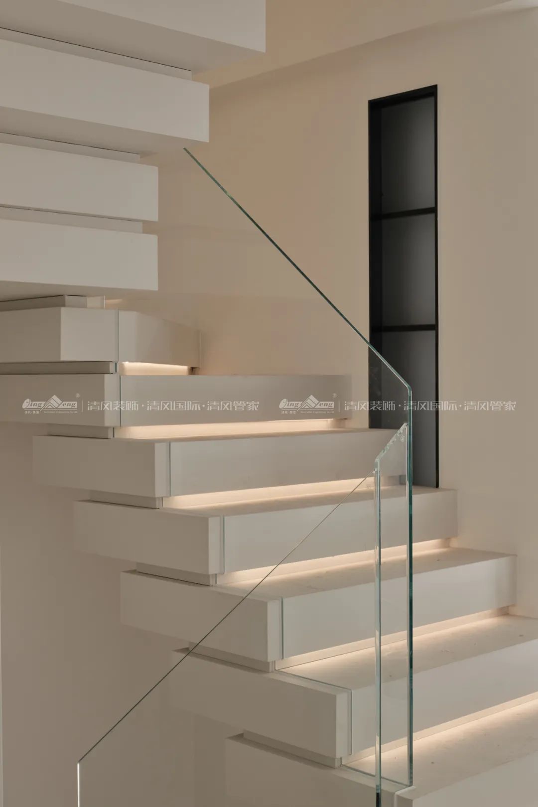 賞·析|289㎡現代極簡別墅,生活與藝術的碰撞 賞·析|289㎡現代極簡別墅,生活與藝術的碰撞