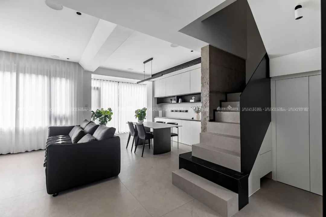 賞·析|289㎡現代極簡別墅，生活與藝術的碰撞